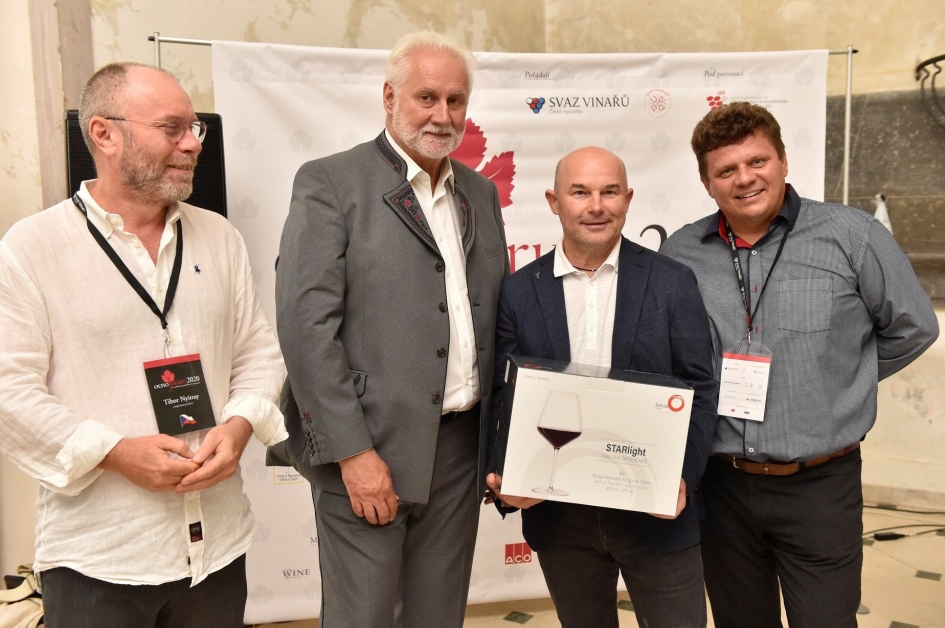 Hron šampión červených vín medzinárodnej výstavy Oenoforum 2020